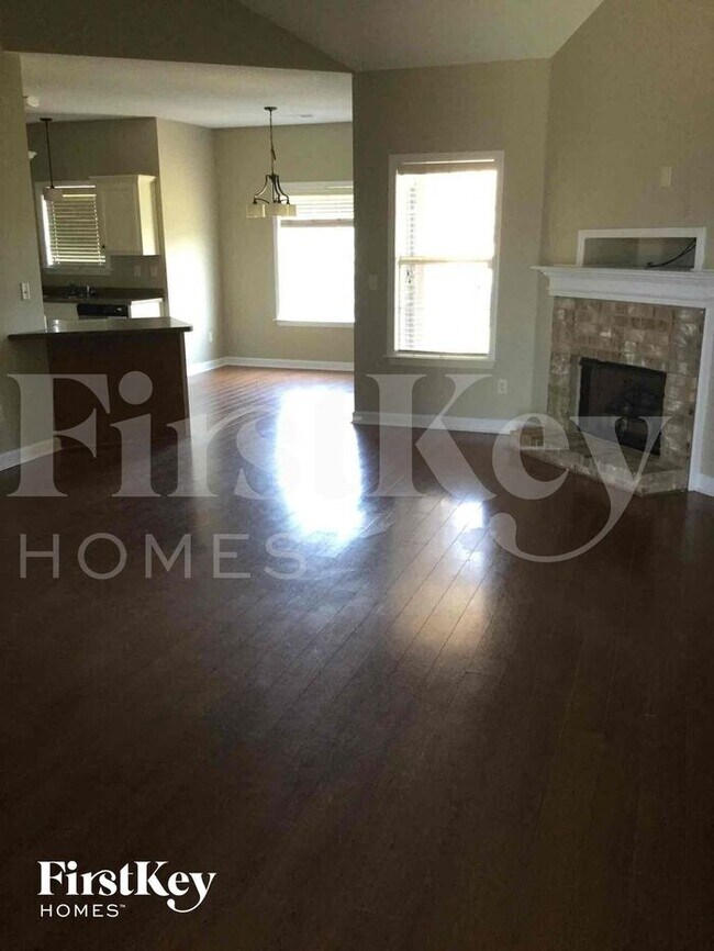 1628 Needle Oak Dr in Cordova, TN - Building Photo - Building Photo