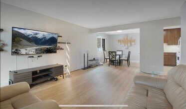 3523 Central Rd in Glenview, IL - Building Photo - Building Photo