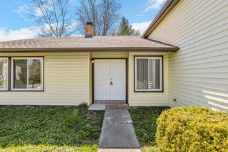 79 Penfield Ln in Sicklerville, NJ - Building Photo - Building Photo