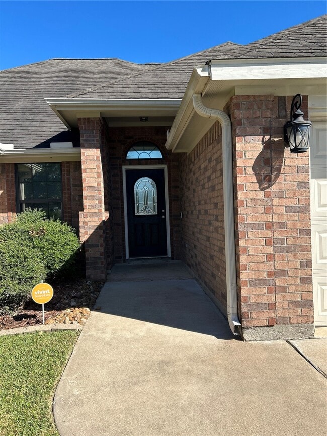 113 Eagle Nest Ct in Lake Jackson, TX - Building Photo - Building Photo