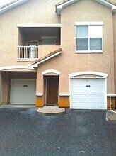 18108 VILLA CREEK Dr, Unit 1 in Tampa, FL - Building Photo - Building Photo