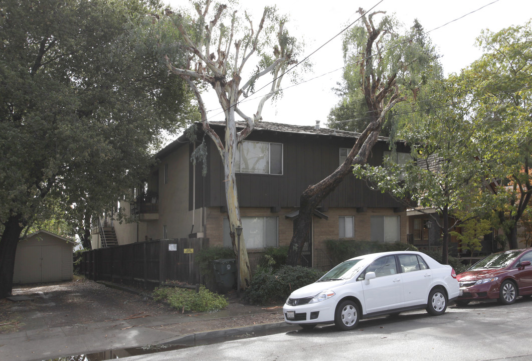 245 College Ave in Palo Alto, CA - Foto de edificio