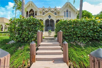 730 21st Ave S in Naples, FL - Building Photo - Building Photo