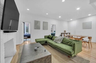 51 E Houston St in New York, NY - Foto de edificio - Building Photo