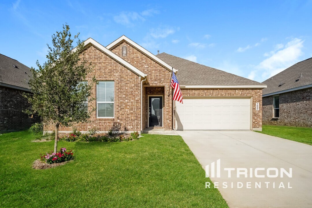 1820 Adams Dr in Little Elm, TX - Building Photo
