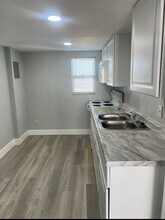 806 Center St, Unit 3 in East Alton, IL - Foto de edificio - Building Photo