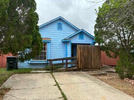 1219 Truman Ln in Laredo, TX - Building Photo