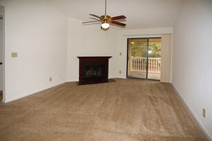 Bent Tree Apartments in Columbia, SC - Building Photo