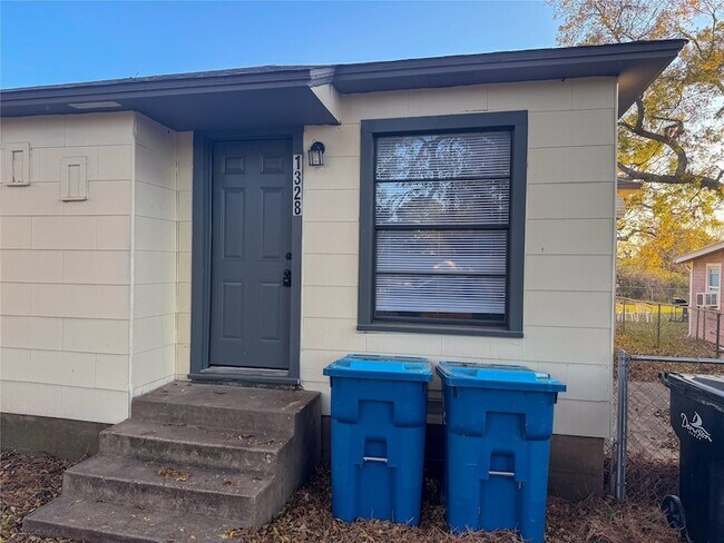 1326 W Shepherd St, Unit 1328 in Denison, TX - Building Photo - Building Photo