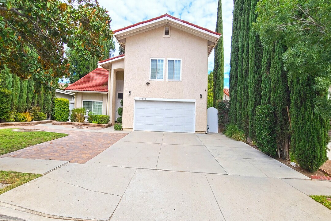 10000 Hanna Ave in Chatsworth, CA - Building Photo