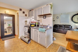 1580 Hartford-New London Turnpike in Montville, CT - Building Photo - Building Photo