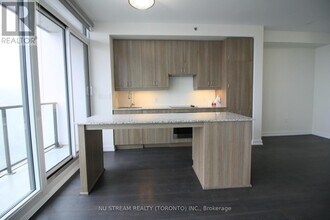 426 University Ave in Toronto, ON - Building Photo - Building Photo