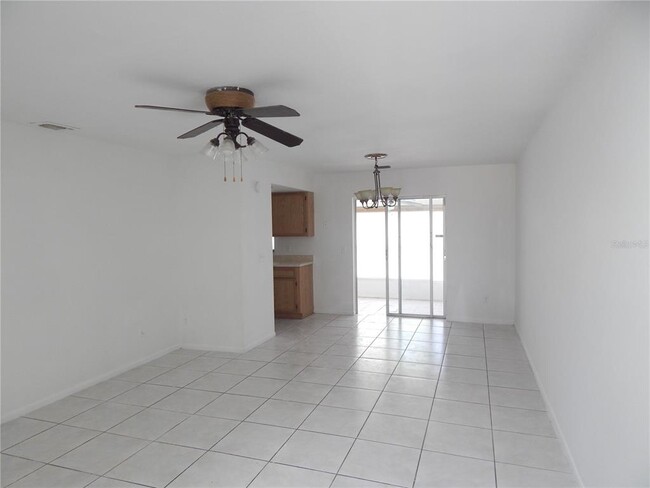 36 E Country Cove Way in Kissimmee, FL - Building Photo - Building Photo