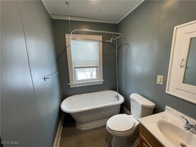578 Hoye Ave in Akron, OH - Building Photo