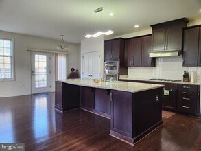 23392 Lewis Hunt Square in Ashburn, VA - Building Photo - Building Photo