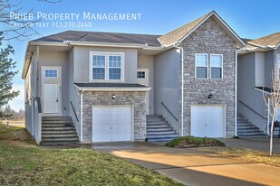 805 S Woodson Ct in Gardner, KS - Building Photo