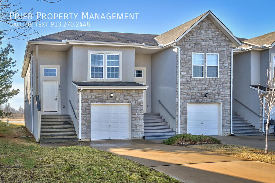 805 S Woodson Ct in Gardner, KS - Building Photo