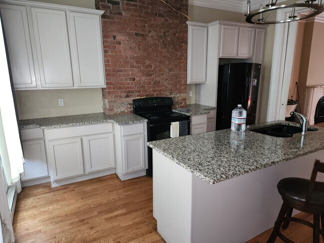 409 Clinton Ave in Albany, NY - Building Photo - Building Photo