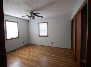 7220 Blue Ridge Dr in Bellevue, NE - Foto de edificio - Building Photo