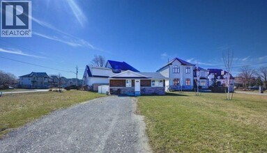 3 Falcon Rd in Hamilton, ON - Building Photo - Building Photo