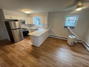 18 Breglia St, Unit 2 in Yonkers, NY - Building Photo - Building Photo