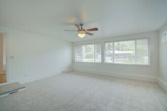 3470 77th Pl SE in Mercer Island, WA - Building Photo - Building Photo