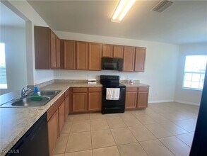 504 SW 9th Ave in Cape Coral, FL - Building Photo - Building Photo