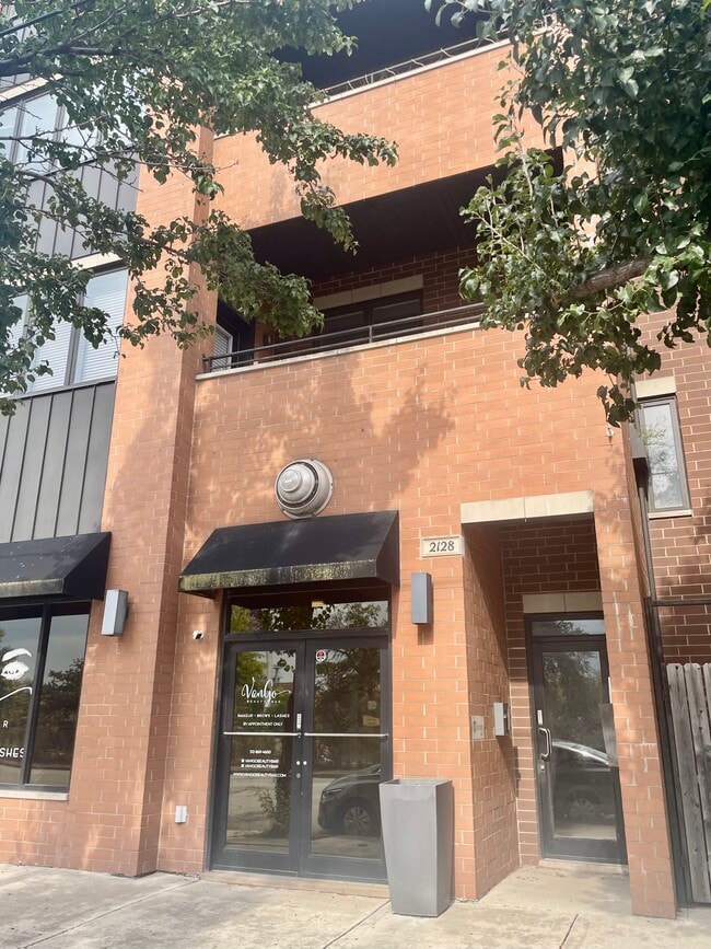 property at 2128 W Van Buren St