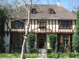 339 N Sycamore Ave in Los Angeles, CA - Building Photo