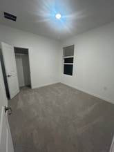 1414 Caceres Spur, Unit 3 in San Antonio, TX - Foto de edificio - Building Photo