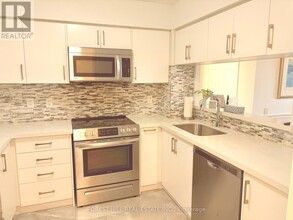 2-812 Covington Rd in Toronto, ON - Building Photo - Building Photo