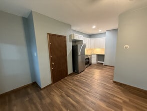 237 Franklin Ave, Unit Unit 1 in Phoenixville, PA - Building Photo - Building Photo