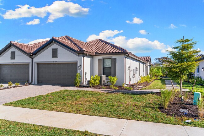 15657 Gavello St in Naples, FL - Building Photo - Building Photo