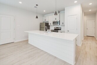 108 Sterling St in College Station, TX - Building Photo - Building Photo