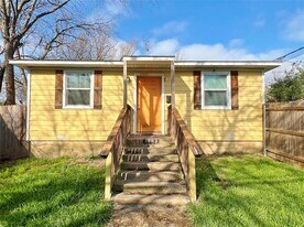 1903 Dryden Dr in Dallas, TX - Building Photo