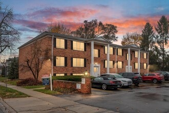 Hartford Place in Birmingham, MI - Building Photo - Building Photo