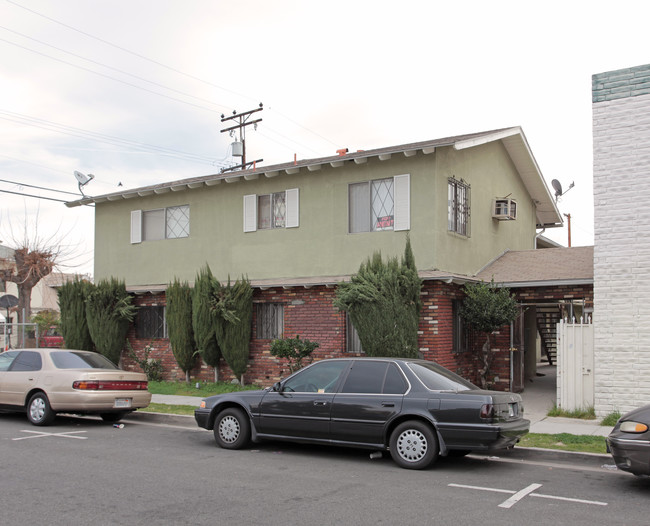 6318 Gentry St in Huntington Park, CA - Foto de edificio - Building Photo