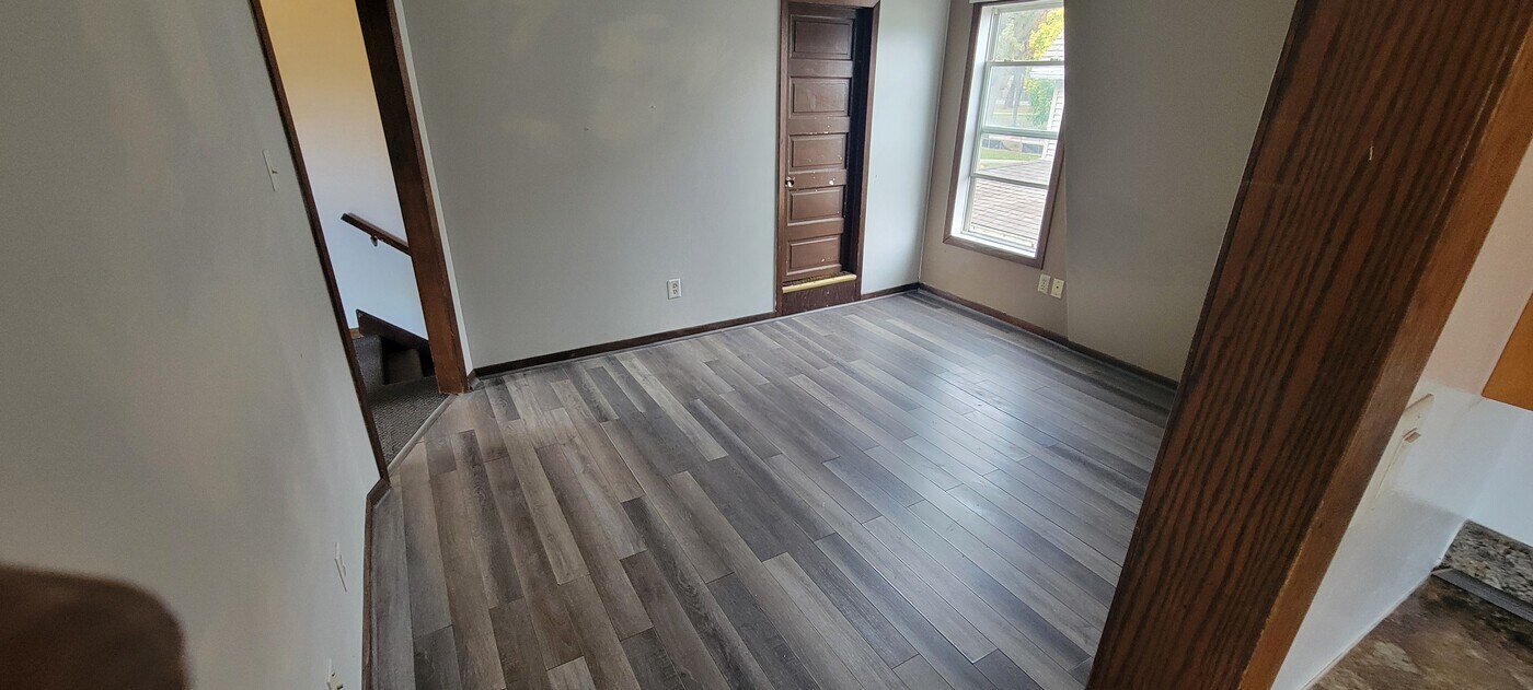 353 Emma St, Unit #2 in Fond du Lac, WI - Building Photo