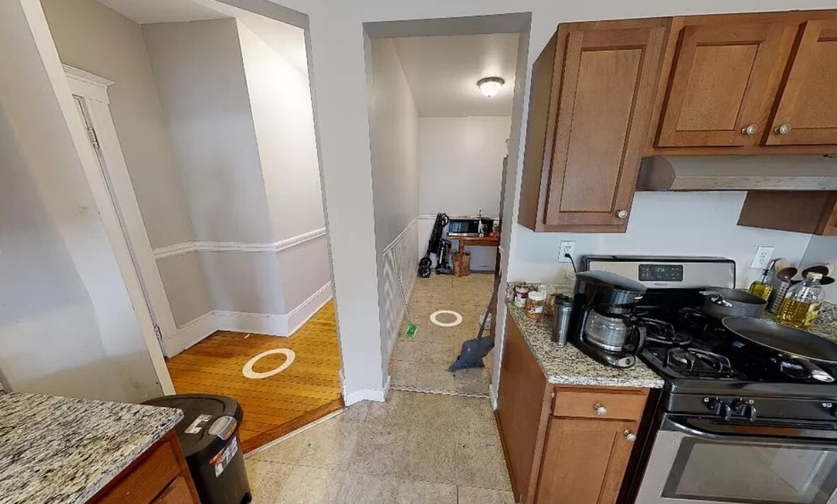 10 Pleasant St, Unit 3 in Cambridge, MA - Building Photo