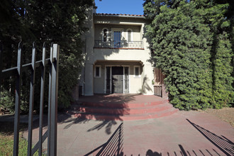 245 S Berendo St in Los Angeles, CA - Building Photo - Building Photo