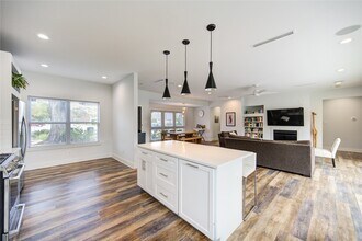 1215 Bethlehem St in Houston, TX - Building Photo - Building Photo