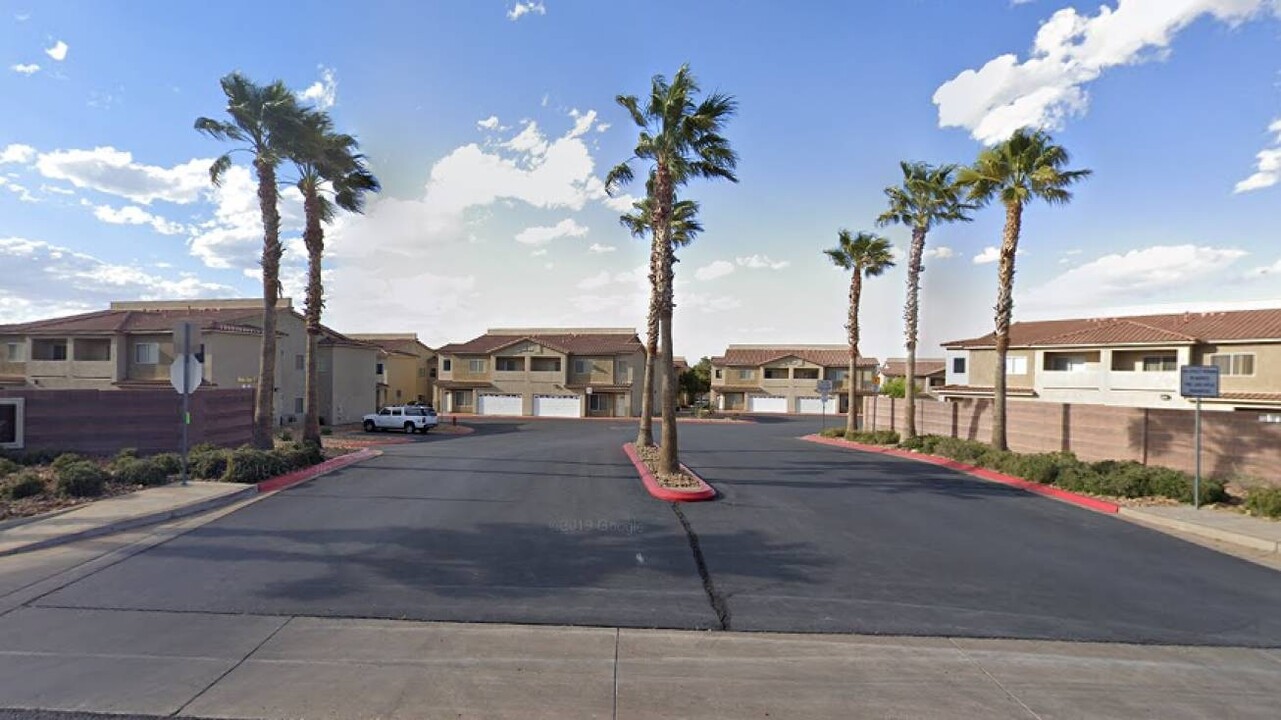 Eagle Crest Townhomes in Henderson, NV - Foto de edificio