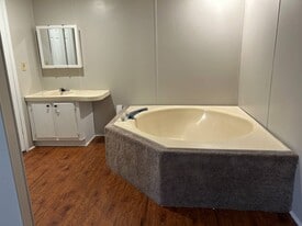 94 White Oak Village in Rainbow City, AL - Building Photo