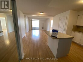 3888-3888 Duke of York Blvd in Mississauga, ON - Building Photo