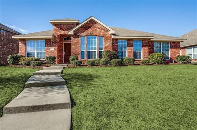 7813 Glenside Dr in Rowlett, TX - Foto de edificio