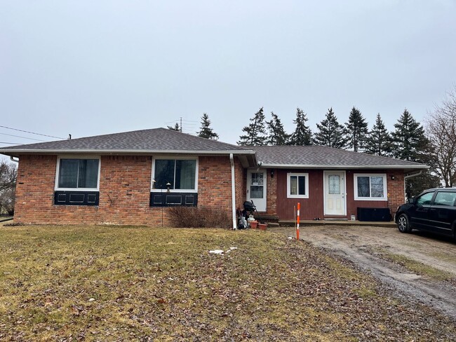 4795 Moon Lake Rd in Jackson, MI - Foto de edificio - Building Photo