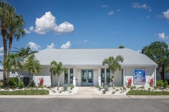 Royal Breeze Apartments in Clearwater, FL - Foto de edificio - Building Photo
