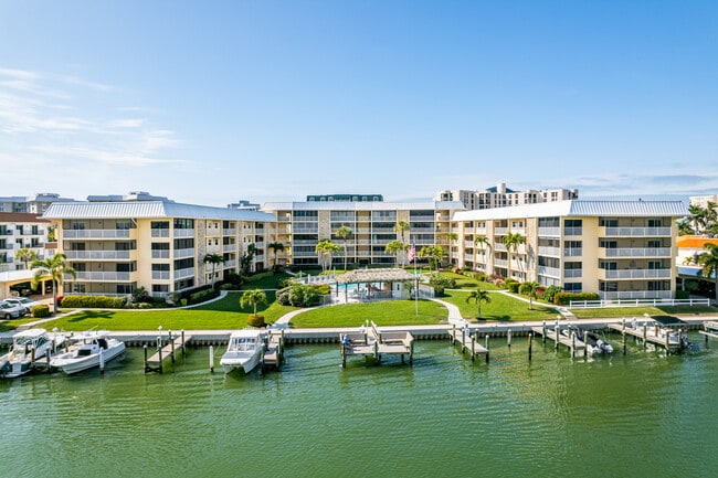 Harbor Cove Club in Naples, FL - Building Photo - Building Photo