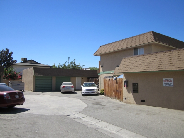 4001 Soranno Ave in Bakersfield, CA - Building Photo - Building Photo