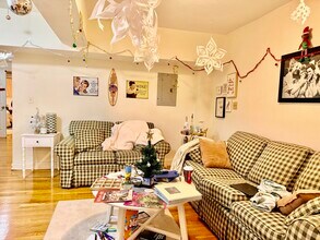 1122 Commonwealth Ave in Boston, MA - Building Photo - Building Photo